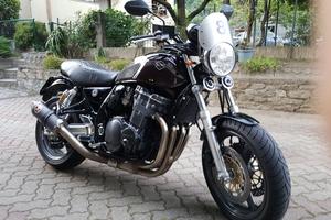 Suzuki GSX 750 Inazuma