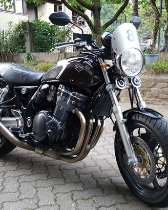 Suzuki GSX 750 Inazuma