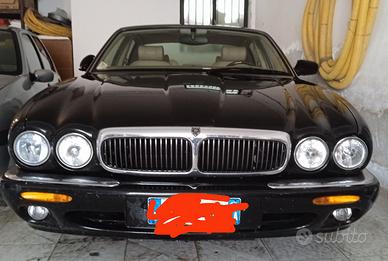 Jaguar xj8