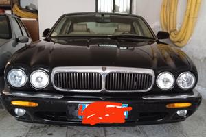 Jaguar xj8