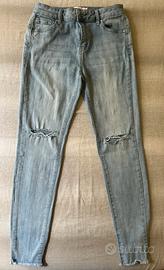 Jeans strappati