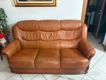 Divano in pelle tre posti con poltrona