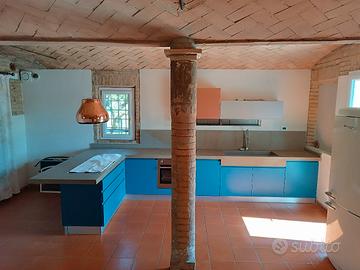 cucina Lyon's usata pochissimo con top in pietra