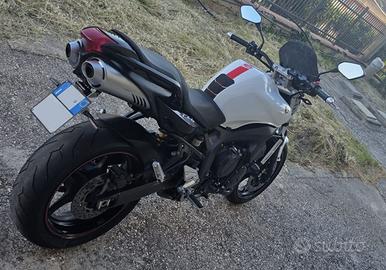 Yamaha FZ6 S2 - 23k km – Pronta + vari accessori