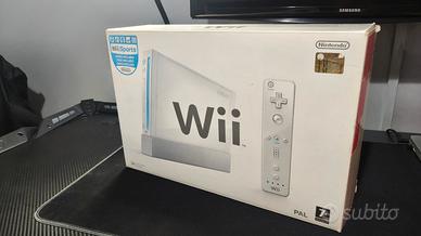 Nintendo Wii bianca  + tutti gli accessori
