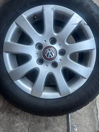 4 cerchi in lega da 15”originali WW per GOLF 5-6-7