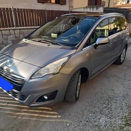 Monovolume peugeot 5008