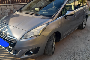 Monovolume peugeot 5008