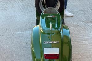 Vespa 50 special