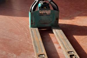 Transpallet Elettrico marca Baoli modello EP12WS