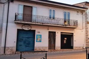 Alloggio da ristrutturare