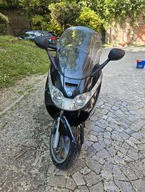 Scooter Piaggio X8