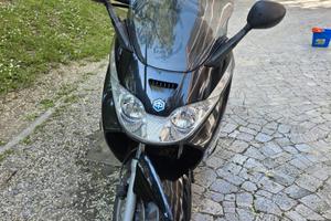 Scooter Piaggio X8