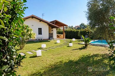Villa indipendente Unifamiliare e piscina privata