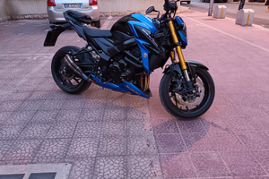 Moto Suzuki sportiva