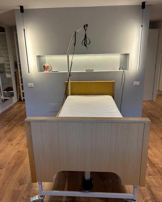 Letto degenza elettrico + materasso + paratie