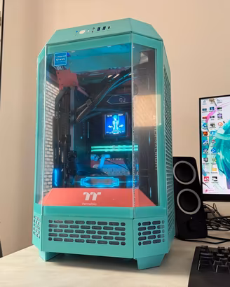 PC Gaming Ryzen 9800x3d RX9070XT 2TB/32GB mini-ITX