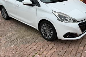 Peugeot 208 blu hdi 1.6 75cv diesel