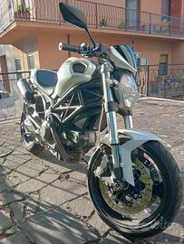 Ducati Monster 696+ 2010