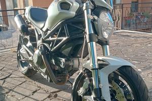 Ducati Monster 696+ 2010