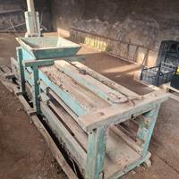 Macchina a leva  per pressare il fieno - primi del