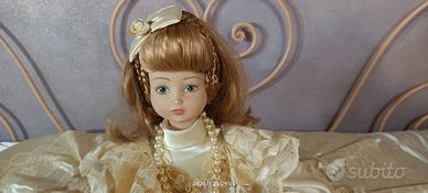 Bambola in porcellana realizzata artigianalmente 