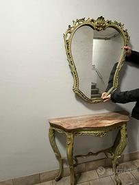 Specchio con tavolino
