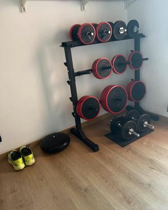 Pesi e attrezzatura per palestra