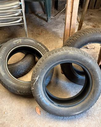 Pneumatici invernali 185/65/15 88T PIRELLI WINTER