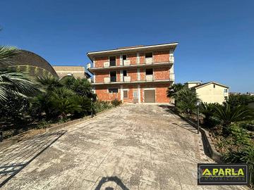 Palazzo / Stabile di 740 m² a Canicattì