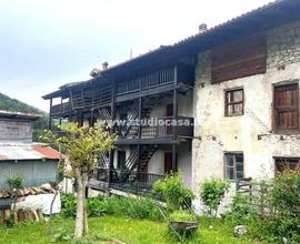 TRAMBILENO: Frazione Boccaldo porzione di casa da