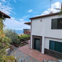 Villa panoramica zona Vampolieri - Acicastello