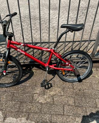 Bicletta BMX B'Twin X-Up da freestyle