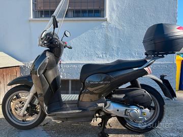 Scarabeo 125 4 tempi pochi km