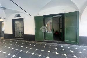 NEGOZIO A LAVAGNA