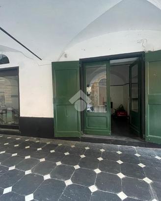 NEGOZIO A LAVAGNA