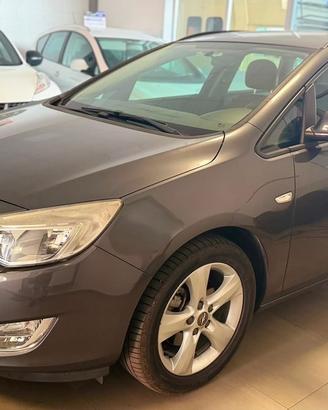 Opel Astra 1.7 CDTI 110CV Sports Tourer Cosmo