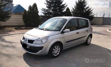 sedili posteriori scenic 2008