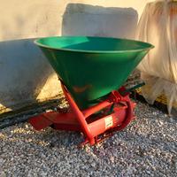 Spandiconcime vigneto 