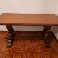 Tavolo e sedie da sala