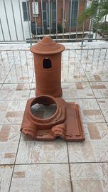 Comignolo torrino in terracotta con base in tegola