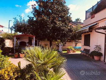 Villa di 79 m² con 3 locali e box auto a Pomezia