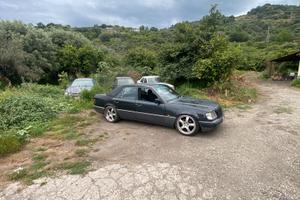 Vari cerchi in lega e in ferro con gomme o senza