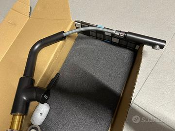 Rubinetto nero opaco da cucina