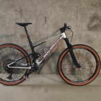 Mondraker F-PODIUM R 2025