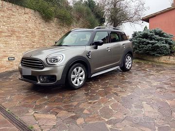 MINI  COUNTRYMAN  COOPER BENZINA AUTOMATICA