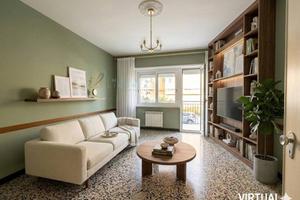 Appartamento di 105 m² con 5 locali e box auto a A