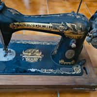 Macchina da cucire Singer d’epoca con mobile origi