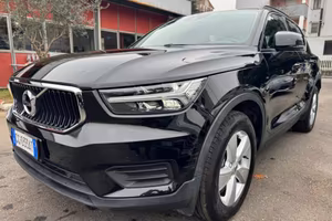 VOLVO XC40 T2 130CV MOMENTUM CORE