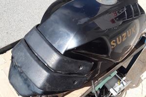 Serbatoio nudo suzuki gs 1100 f anni 80